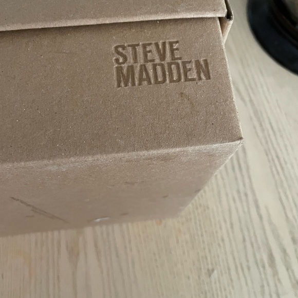 Steve Madden woman’s boots - Picture 8 of 9
